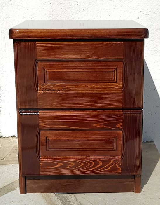 Легла и спални от масив, нощни шкафчета !