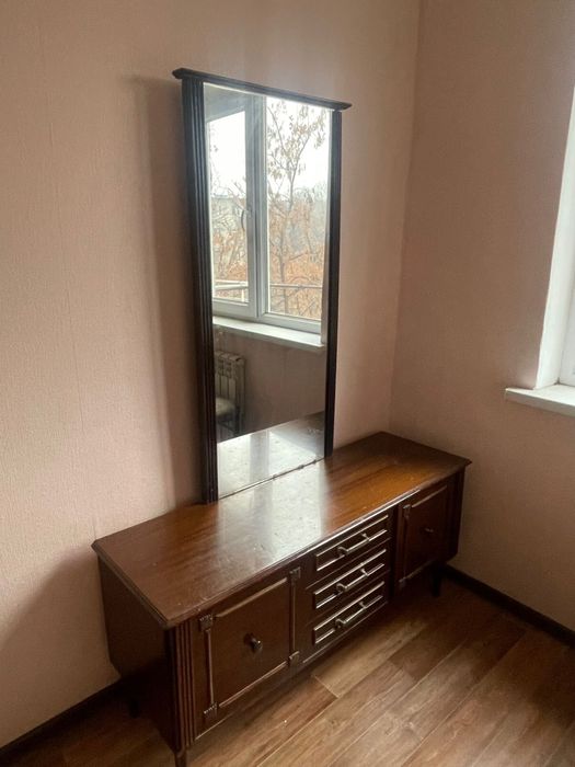 Кровать 2х спальная и трюмо