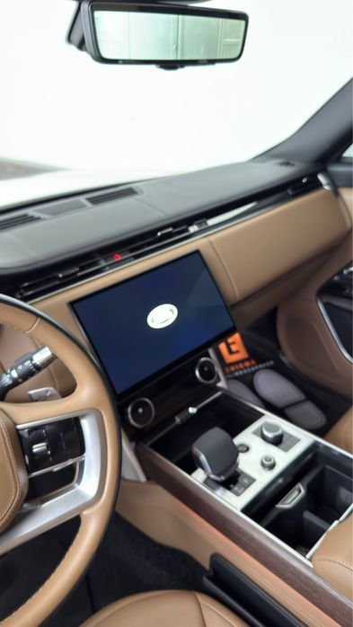 Range Rover P 400 HSE 2022 год