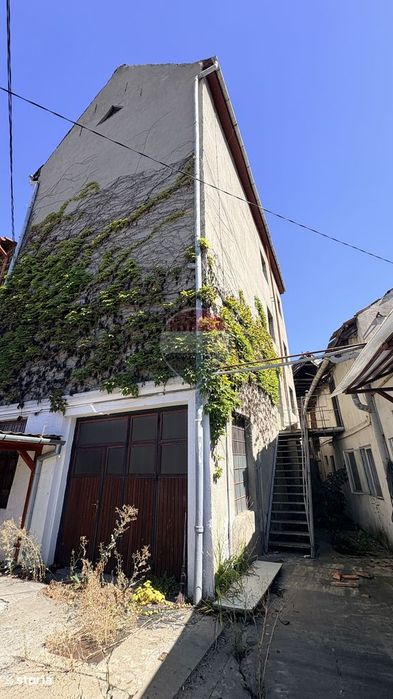 Cladire in zona centrală Mediaș - 363 mp construiți , curte 325mp