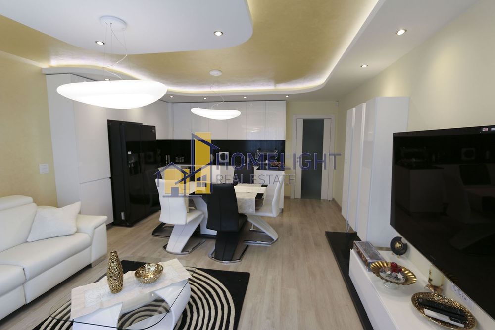 Дава се под наем Тристаен апартамент в София, Център - 119 кв.м за 1136.79 € - Снимка #2