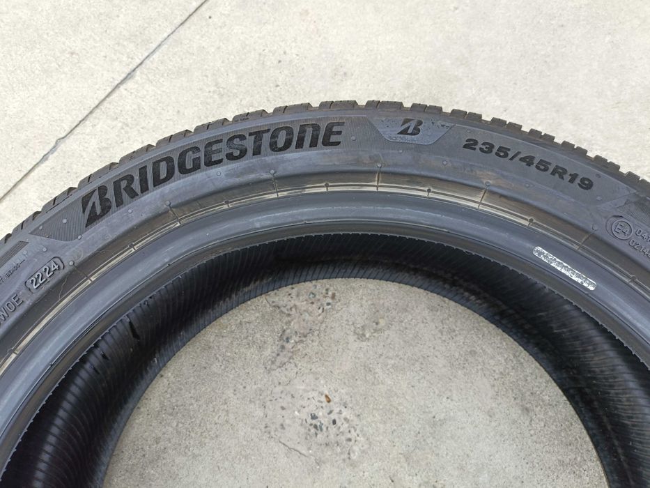 O anvelopa de iarna 235 45 19 bridgestone blizzak 6 enliten 7,5 mm dot 2224