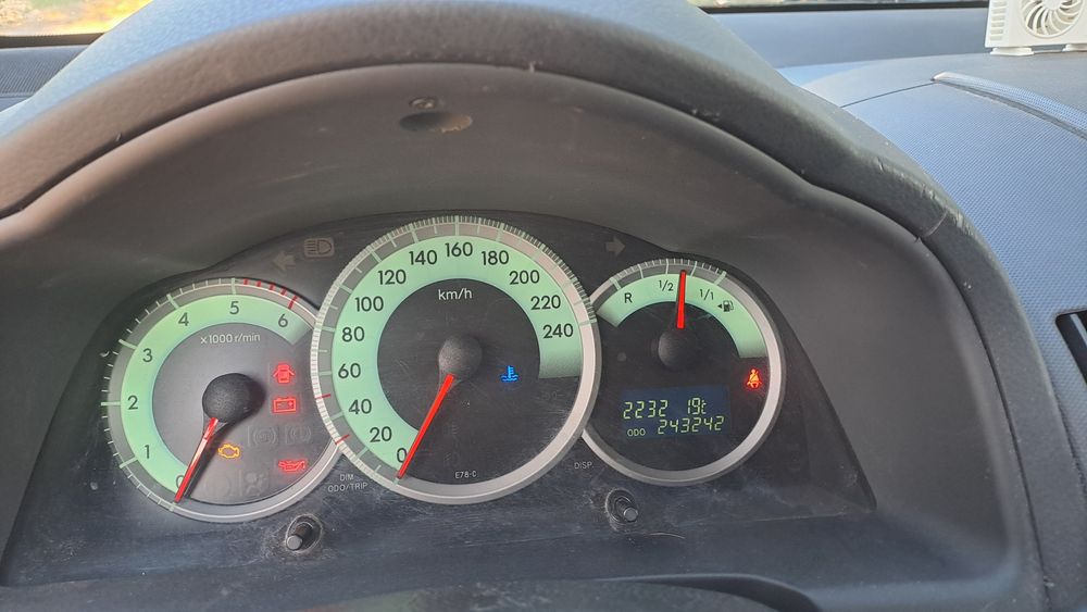 Тойота Корола Версо