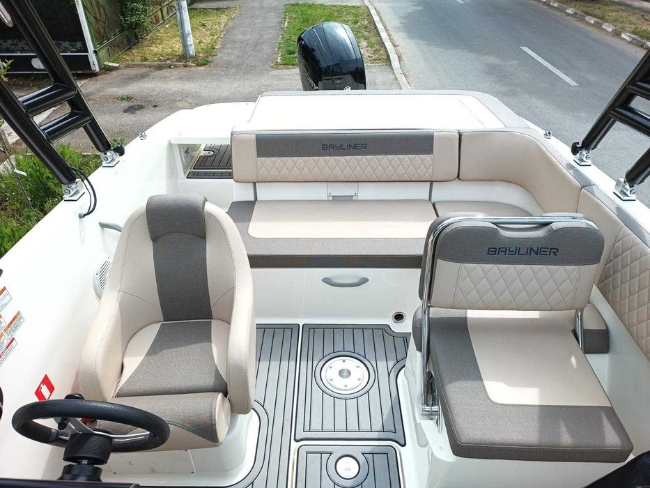 Vând Bayliner VR5
