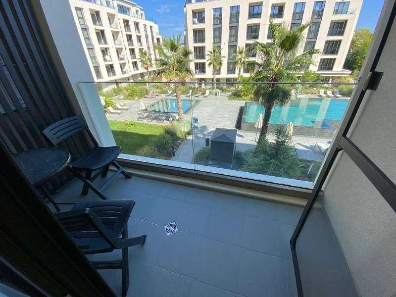 Продава се Двустаен апартамент в Варна, Цветен квартал - 70 кв.м за 3858 €/кв.м - Снимка #13