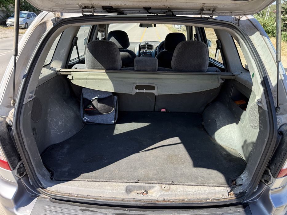 Hyundai Santa Fe 2. 0 CRTD Десен Волан 4х4  Обслужен  Работещ Климатик Редовен 1800 Евро