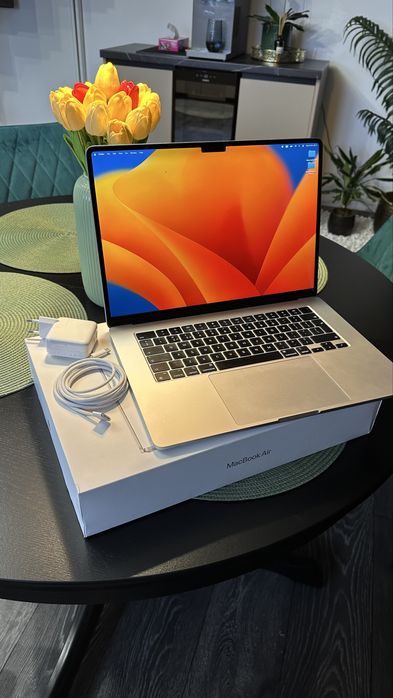 Apple Macbook air 15 baterie 100%