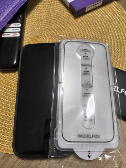 Продавам Протектор MOBILFOX PRO-SHIELD Apple iPhone 16pro/17  и 17 Pro