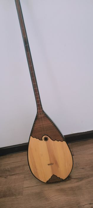 домбыра сатылады