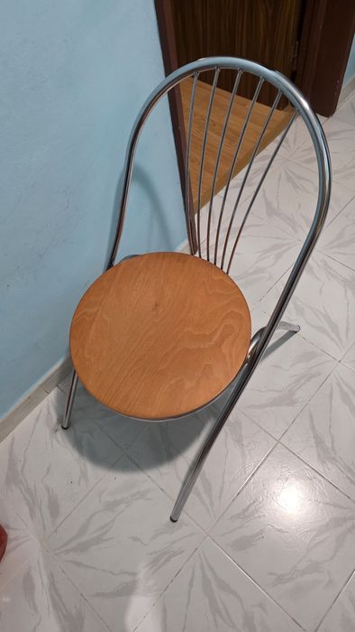 Scaune metalice de bucatarie