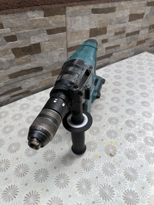 Акумулаторен перфоратор MAKITA DHR264