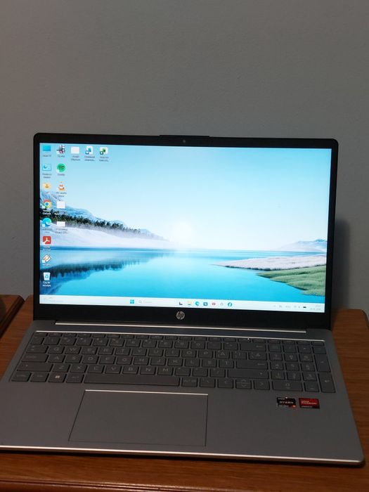 Laptop HP Ryzen 3 7320U 2,4Ghz/4,1Ghz, 8GB DDR5, 512GB, Radeon, Win11
