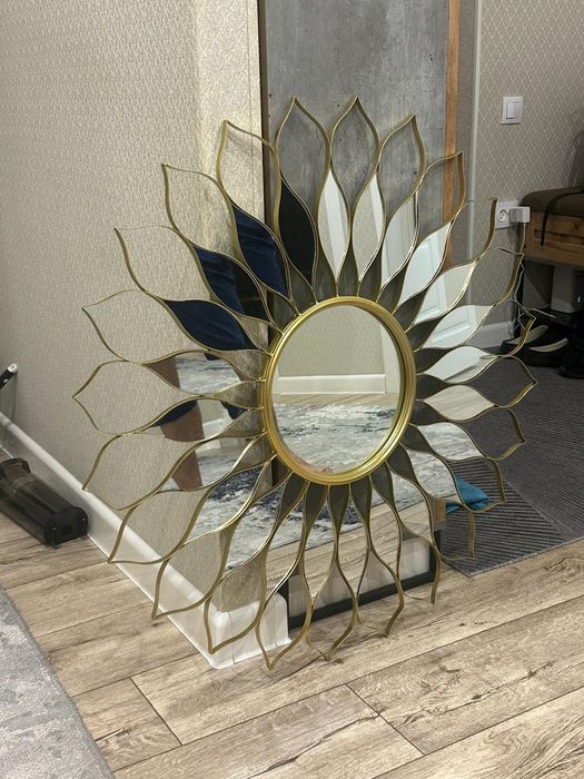 Декоративная зеркало