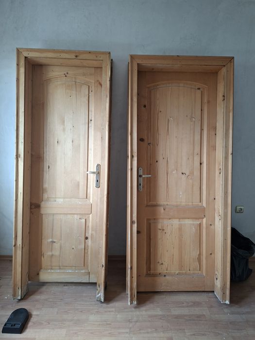 Продавам дървени врати