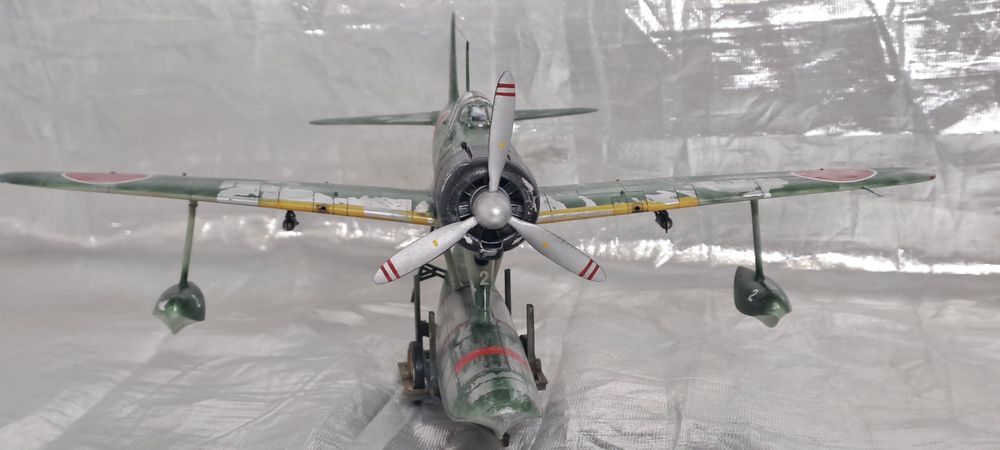 Сборная модель самолёта A6M2N Rufe.