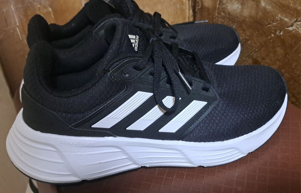 Маратонки adidas galaxy