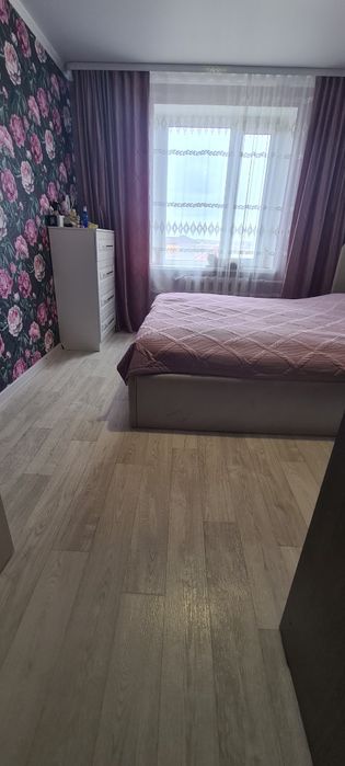 Продаю квартиру 8-й микрорайон  11 дом