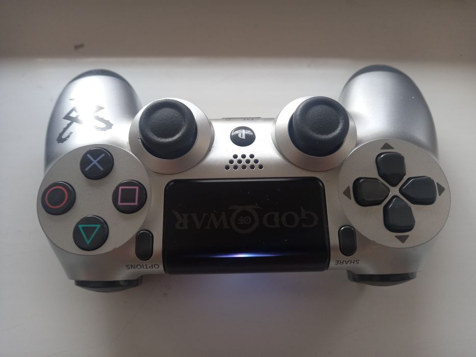 Sony Dualshock 4 GoW edition!
