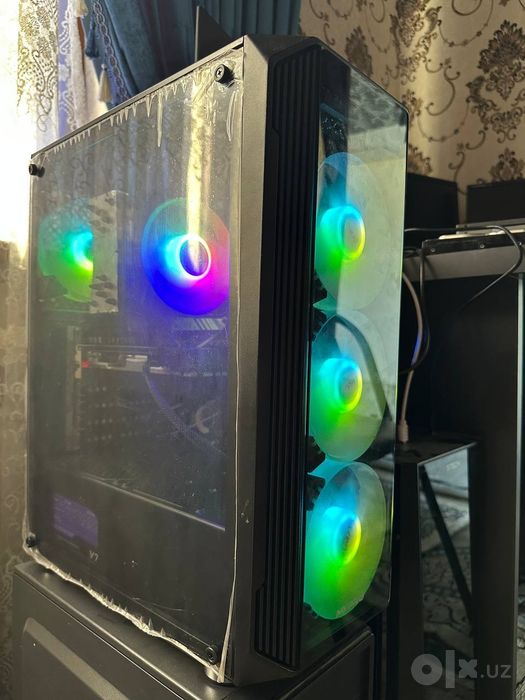 Core I5 12400f
Videokarta RX 580 8GB
Ozu 8x8 16GB
SSD 256GB
Videokarta