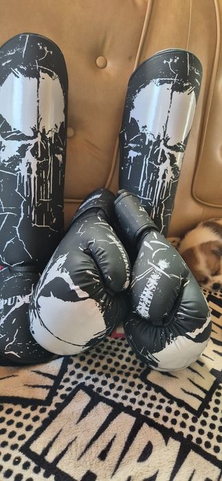 Vand echipament kick box ca nou