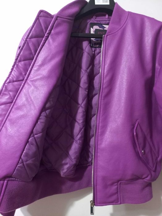 Яке лилаво удебелено