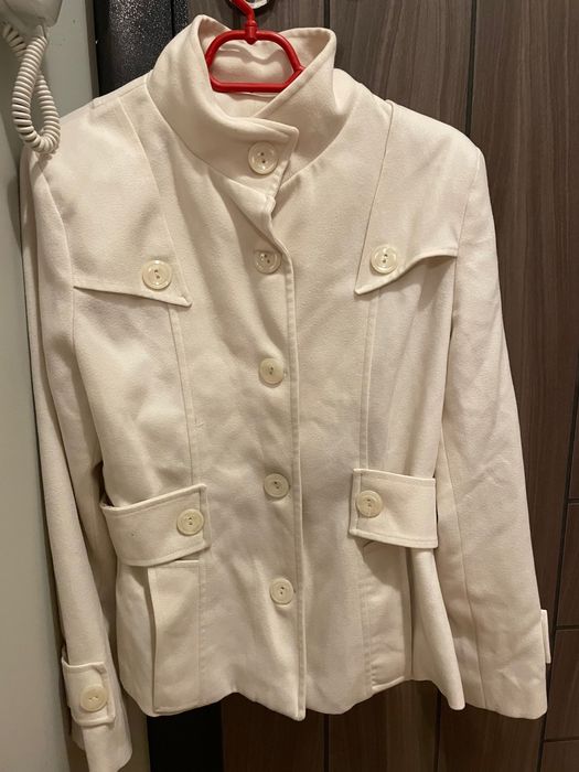 Палто кремав цвят S