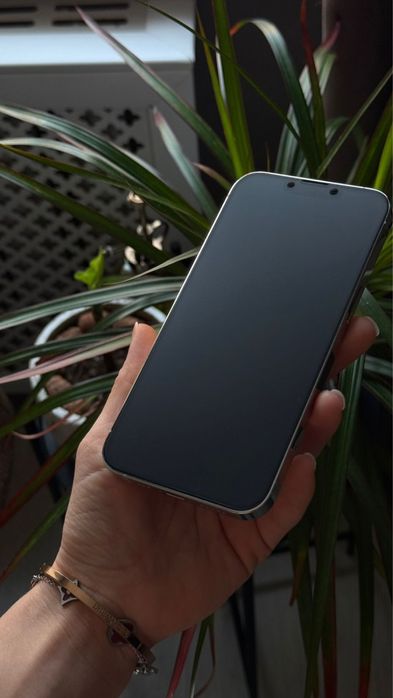 Продам айфон 13 про