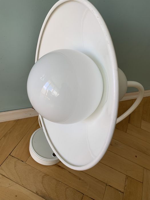 Винтидж бяла външна стенна лампа /90-те