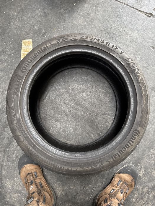 225/45/17 Continental 2023