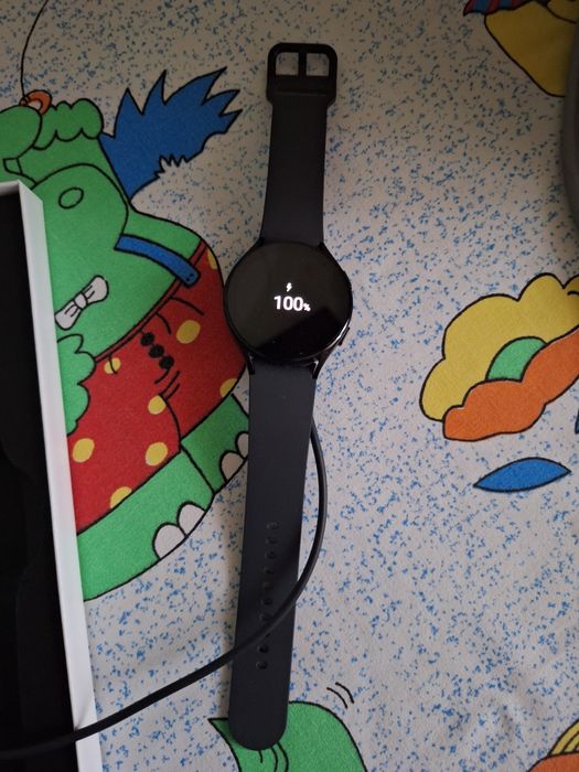 Срочно продам часы Samsung Watch 5