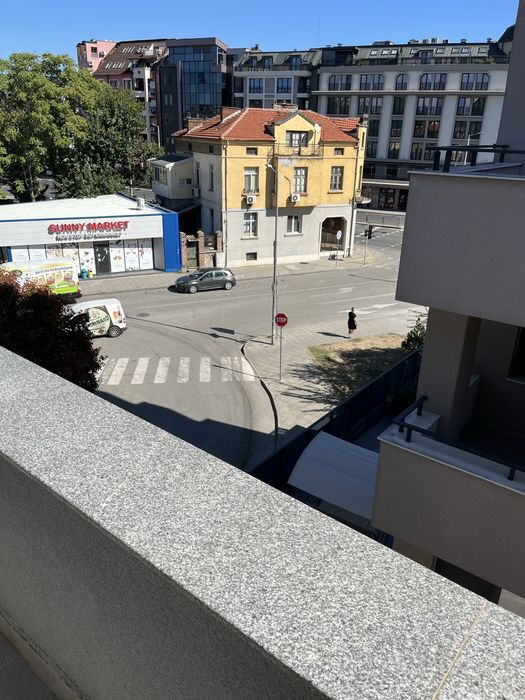 Давам офис под наем за първи наематели