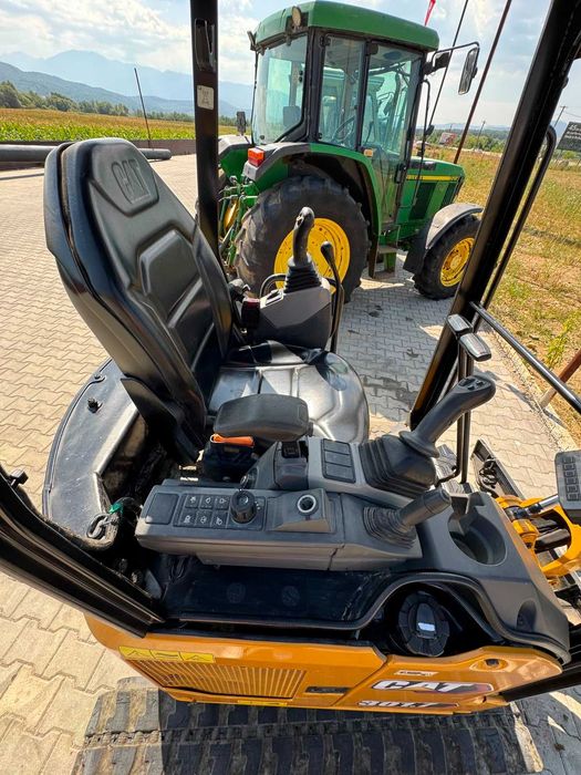 Miniexcavator Caterpillar 1,95t