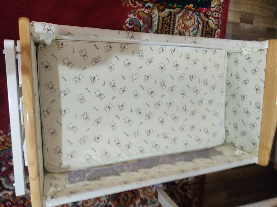 B/U belanchak + det.kravat + shkaf sotiladi.