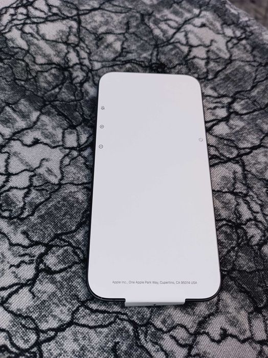 Iphone 16e  Телефон