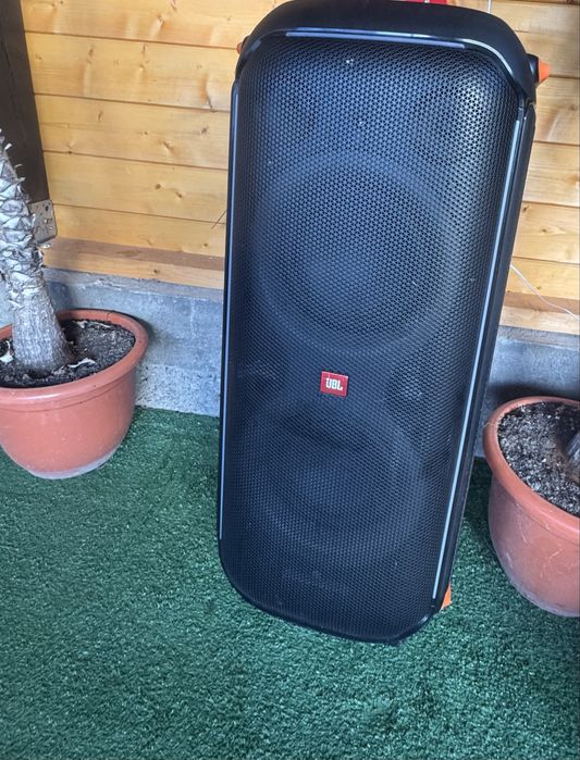 Jbl partybox710 perfecta  pentru petreceri