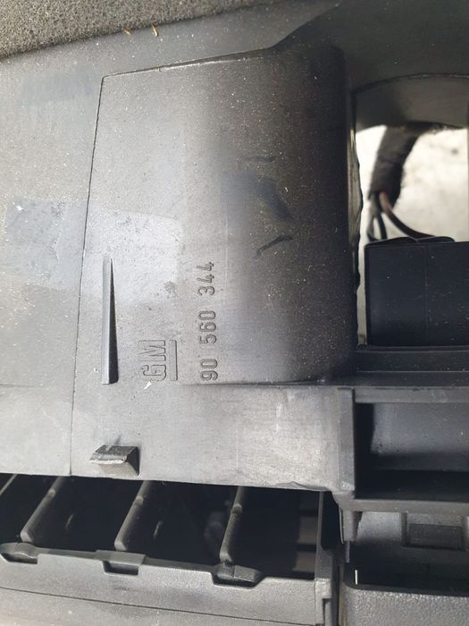 Grila centrala bord 90560344 Opel Astra G [1998 - 2009]