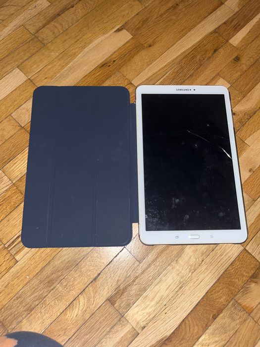 Samsung galaxy tab A t580 за части