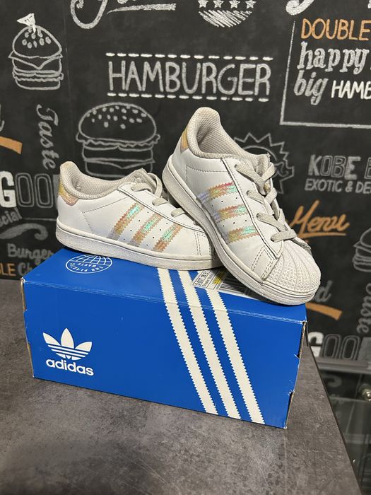 Vand adidasi copii (Adidas Nike Air Jordan)