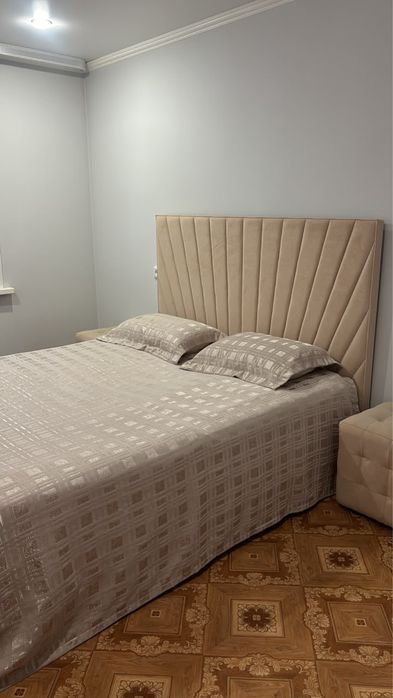 Двуспальная кровать