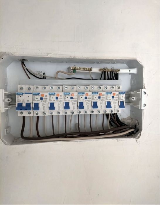 Электромонтажник