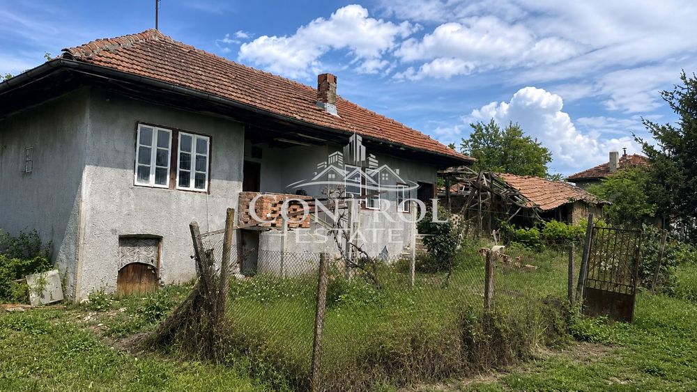 Къща в Велико Търново, област-с.Леденик площ 90 цена 100000
