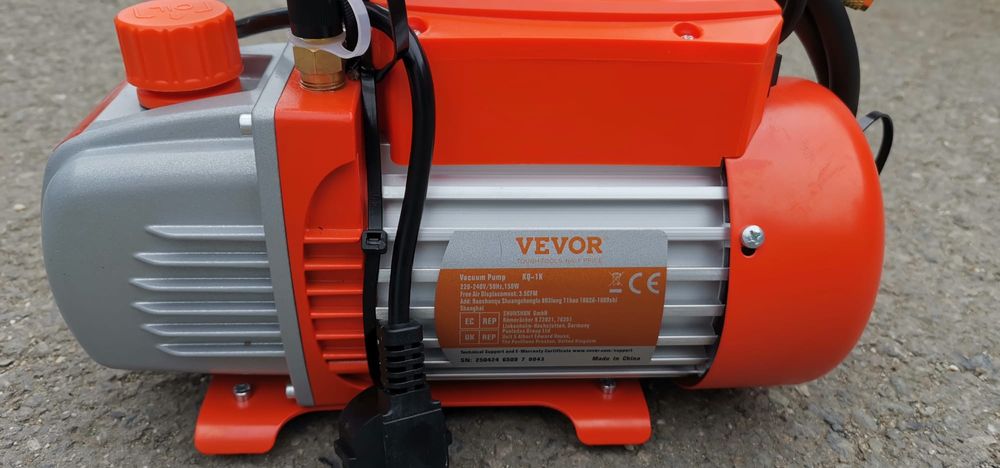 Spre vanzare pompa de vid pentru  instalatiile de climatizare