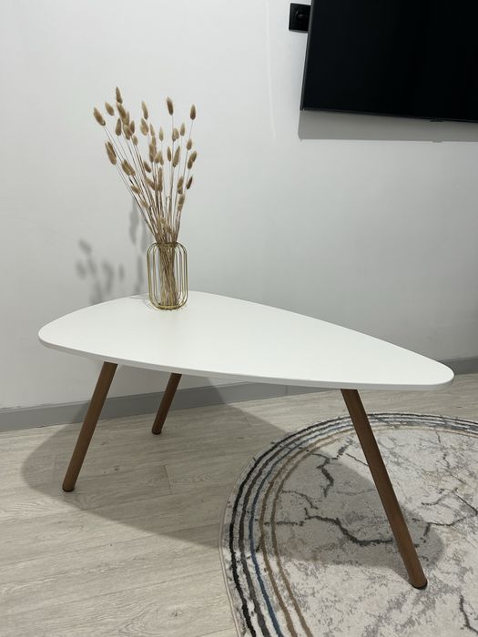 Продам журнальный столик