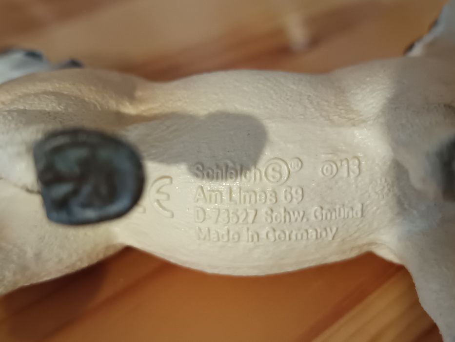 Две бройки статуетки на кончета