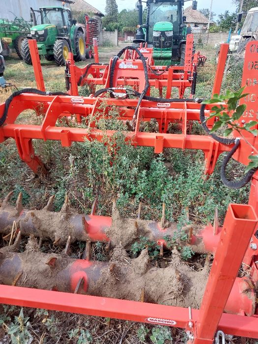 Vând plug 4brazde.disc greu 4m în v și scarificator gaspardo