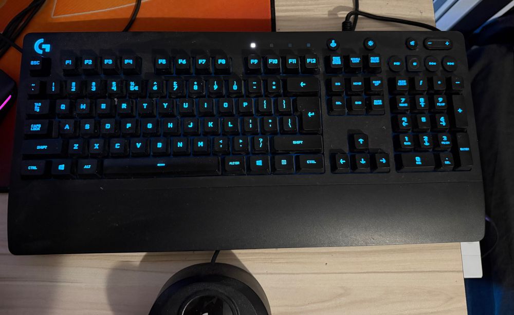 Геймърски компютър +клавиатура