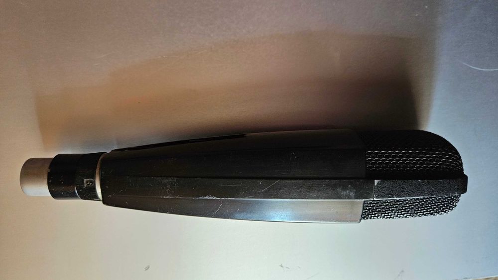 Продавам винтидж студиен микрофон Sennheiser MD421-U-4