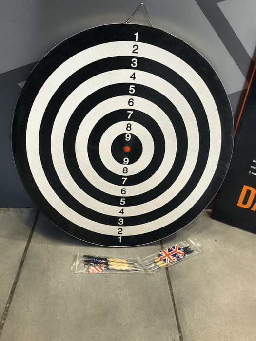 Дартс дървен Със 6 бр. стрелички