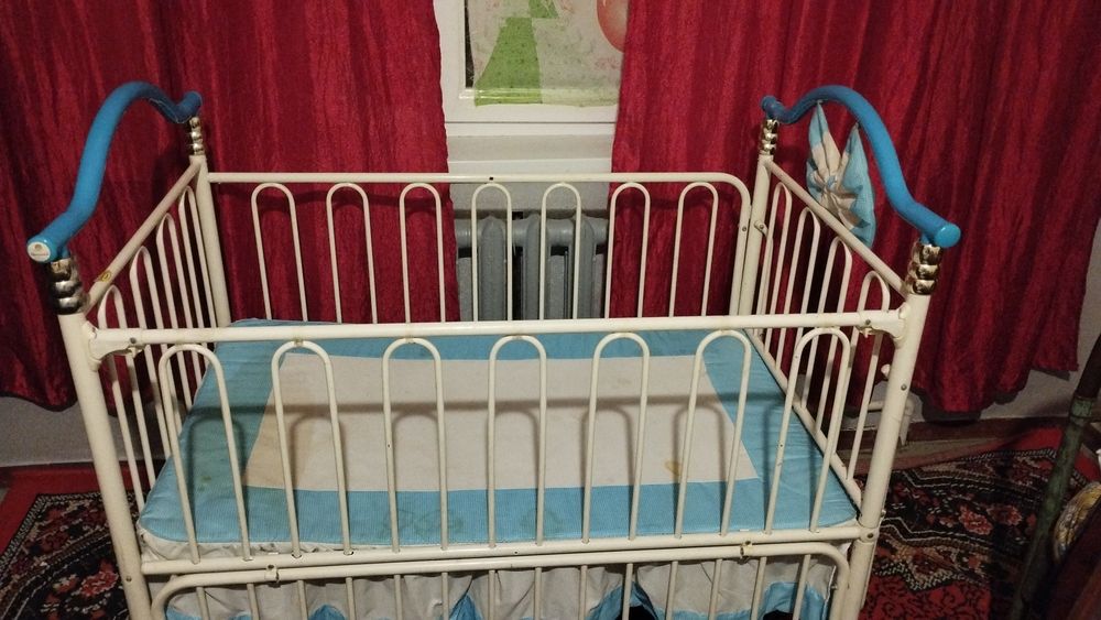 Детская кроватка