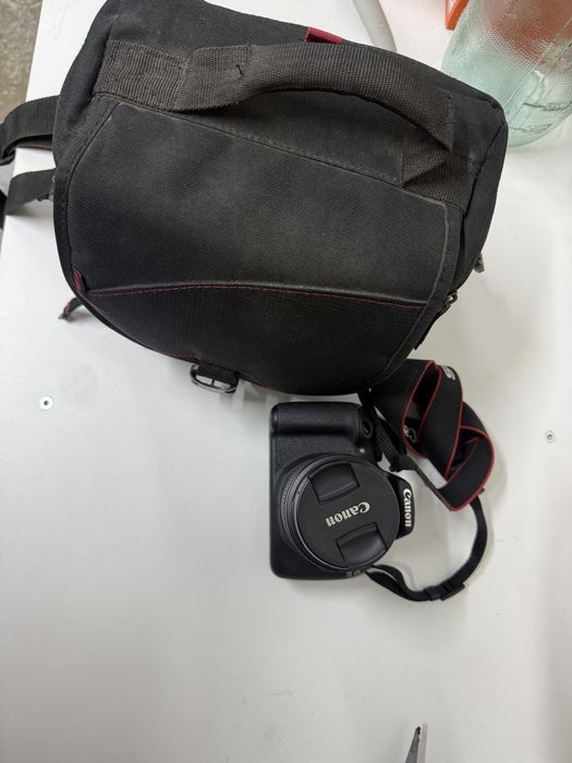Canon EOS 1200D + obiectiv + accesorii